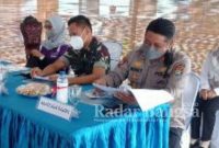 Polsek Pujon menggelar Rakor (Rapat Koordinasi) bersama Muspika Kecamatan Pujon dalam upaya pencegahan dan pengendalian wabah PMK ( Penyakit Mulut dan Kuku), Rabu (25/05)
(Dok Foto IST)