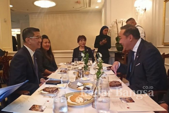 Menteri Perdagangan RI, Muhammad Lutfi melakukan pertemuan bilateral dengan Menteri Perdagangan Kamboja, Pan Sorasak di Washington D.C, Amerika Serikat, Kamis (12/5).