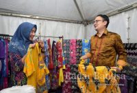 Wakil Menteri Perdagangan, Jerry Sambuaga menghadiri Peluncuran Gerakan Nasional Bangga Buatan Indonesia 2022 dengan tema “Laskar UMKM Bangka Belitung Mendunia” yang dibuka Presiden Republik Indonesia, Joko Widodo di Pantai Tanjung Kelayang, Belitung, Bangka Belitung, Jumat (20 Mei).