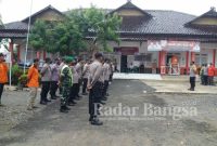 Photo Polisi Sektor (Polsek) Cidaun menggelar apel kesiapan pengamanan malam takbir dalam rangka hari raya Idul Fitri 1443 Hijriyah berketepatan tahun 2022 Miladiyah di wilayah hukum Polsek Cidaun