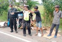 Anggota Polresta Sidoarjo saat di TKP