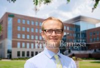  Mantan tim seleksi penerimaan mahasiswa di Dartmouth College salah satu universitas Ivy League di AS, Benjamin Schwartz menjelaskan bahwa, tidak cukup mengandalkan nilai akademis untuk menembus ketatnya persaingan memasuki universitas unggulan di AS (Dok Foto IST)