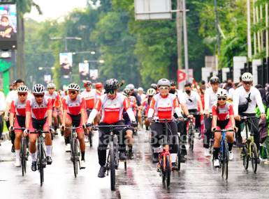 Kapolri Jenderal Listyo Sigit Prabowo memimpin kegiatan parade kemenangan  di kawasan stadion Gelora Bung Karno (GBK), Senayan, Jakarta, Minggu (29/5/2022). (Foto IST)