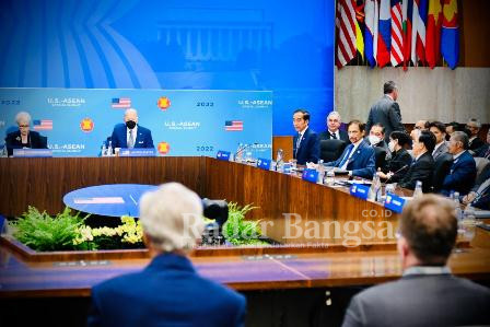 Menteri Perdagangan RI, Muhammad Lutfi mendampingi Presiden RI, Joko Widodo pada Konferensi Tingkat Tinggi (KTT) Khusus ASEAN-Amerika Serikat di Washington D.C, Amerika Serikat, Jumat (13/5)