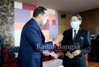 Menteri Perdagangan RI, Muhammad Lutfi melakukan pertemuan bilateral dengan Menteri Ekonomi, Perdagangan, dan Industri Jepang, Koichi Hagiuda di Bangkok, Thailand, Sabtu (21/5).