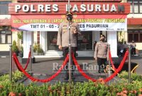  Kapolres Pasuruan AKBP Erick Frendriz, S.I.K., M.Si memimpin langsung pelaksanaan Upacara Kenaikan Pangkat Pengabdian Anggota Polres Pasuruan dari AIPTU Ke IPDA TMT 01 Mei 2022, bertempat di Lapangan Apel Sarja Arya Racana Polres Pasuruan, Selasa (17/5/2022) (IST)