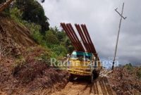 Pemasangan PLN di Desa Terpencil Provinsi Sulawesi Selatan