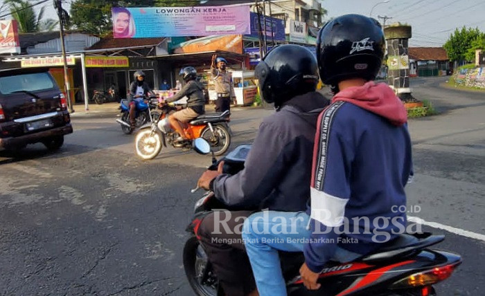 Polres Banjarnegara melaksanakan pengamanan preventif Ambang Gangguan pagi hari kepada masyarakat. Kamis (9/6/2022). (Dok Foto IST)