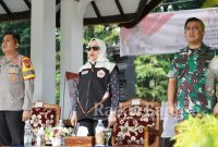 Bupati Bojonegoro Anna Mu'awanah  menghadiri Grand Opening Festival Seni dan Kejuaraan Pencak Silat Kapolres Bojonegoro Cup 2 di Alun Alun Bojonegoro, Jum'at (17/6). Dok Foto IST)