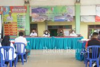 Bupati Bojonegoro saat sambutan virtual pada kegiatan Bimtek Kelompok Pembudidaya Ikan Darat di Balai Desa Kepoh Keamatan Kepohbaru, Kabupaten Bojonegoro, Rabu (15/06/2022). (Dok Foto KMF)