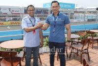 Ketua Umum DPP Partai Demokrat Agus Harimurti Yudhoyono (AHY) disambut Gubernur DKI Anies Baswedan saat mengikuti pertandingan Formula E yang digelar di Ancol,Jakarta Utara, pagi tadi, Jumat (4/6/2022) (Dok Foto IST)