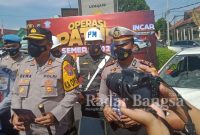 Kapolres Lumajang, AKBP. Dewa Putu Eka D, S.I.K., pimpin apel gelar pasukan operasi patuh Semeru 2022 (Dok Foto Humas)