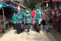Ketua beserta pengurus TPP PKK Kabupaten Pasaman melalui Dinas Pemberdayaan Masyarakat Kabupaten Pasaman melaksanakan Bimbingan Teknis PKK dan Dasawisma di Kecamatan dan Nagari binaan yang berada di seluruh Kecamatan yang ada di Kabupaten Pasaman beberapa waktu yang lalu, Kendatipun harus melewati jalan cukup jauh dan menantang, (03/06) (Dok Foto IST)