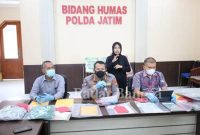 Kabid Humas Polda Jatim, Kombes Pol Dirmanto saat konferensi pers di Mapolda Jatim, Jumat (10/6/2022) (Dok Foto HMS)