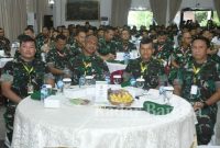 Pangdam IV/Diponegoro Mayjen TNI Widi Prasetijono menghadiri Penutupan Apel Komandan Satuan (AKS) TNI AD TA. 2022 yang dipimpin langsung oleh Kepala Staf Angkatan Darat (Kasad) Jenderal TNI Dr. Dudung Abdurachman, S.E., M.M., yang diikuti seluruh Dansat jajaran TNI AD, di Mako Akademi Militer, Jl. Gatot Subroto, Magelang. Jumat (24/06/2022) (Dok Foto IST)