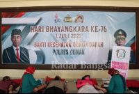 Polres Demak bekerja sama dengan Palang Merah Indonesia (PMI) Kabupaten Demak, menggelar donor darah secara massal dalam rangka menyambut Hari Bhayangkara ke-76 (Dok Foto IST)