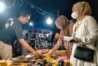 Para pedagang yang dikunjungi pembeli di lokasi tempat Bojonegoro Bersyolawat digelar (Dok Foto IST)