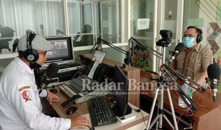 Dinas Komunikasi dan Informatika Bojonegoro bersama RSUD Dr. R. Sosodoro Djatikoesoemo melalui SAPA! Malowopati FM edisi Rabu (29/06/2022) (Dok Foto Dinkominfo Bojonegoro)