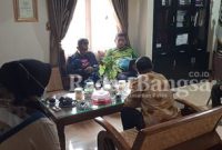 Bhabinkamtibmas desa Giripurno Kecamatan Bumiaji, Bripka Saifulloh hadiri Rakor terkait PMK (Dok Foto IST)