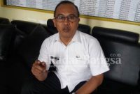 Kepala Puskesmas rawat inap Cidaun H. Eman Sulaeman. S. Kep saat menerangkan tentang Cidaun lokus DBD. (Dok. Photo AE Nasution/RadarBangsa.co.id)