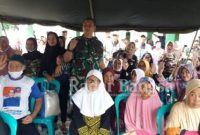  Pangdam III/Siliwangi Mayjen TNI Kunto Arief Wibowo. S. IP photo bersama dengan warga masyarakat Cidaun ba'da penyerahan bantuan sembako dan bercengkrama tentang potensi daerah, sekaligus menghimpun aspirasi masyarakat. (Dok Foto IST)