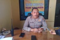 Kapolsek Rowokangkung, AKP Agus Mul, saat di temui RadarBangsa.co.id, di ruang kerjanya, Kamis (16/6/2022) (Dok Foto Riyaman/RadarBangsa.co.id)