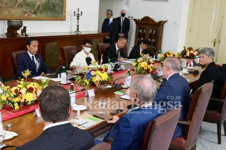 Menteri Perdagangan, Muhammad Lutfi mendampingi Presiden RI, Joko Widodo menerima kunjungan Perdana Menteri Australia, Anthony Albanese di Istana Kepresidenan Bogor, Jawa Barat, Senin (6 Juni).