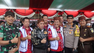 Menteri Agama Republik Indonesia H. Yaqut Cholil Qoumas bersama Bupati Kab. Pasuruan Dr. H. M. Irsyad Yusuf SE. MMA., Kapolres Pasuruan AKBP Erick Frendriz, S.I.K., M.Si. (Dok Foto IST)