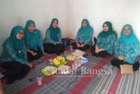 Pengurus PKk desa Kejapanan melaksanakan turba ke dusun Kejapanan RW 11 (Dok Foto IST)