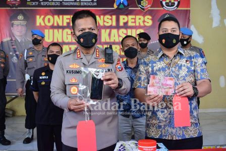  Kapolresta Sidoarjo Kombes Pol. Kusumo Wahyu Bintoro, saat konfresi pers Jumat (3/6/2022). (Dok Foto IST)
