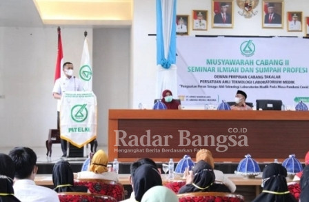 Bupati Takalar H. Syamsari, S.Pt. M.M., membuka langsung Musyawarah Cabang  ke II DPC Takalar Persatuan Ahli Teknologi Laboratorium Medik (Dok Foto IST)