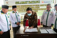 Kehadiran Tim CSR PTBA disambut oleh Ketua Umum Baznas Kabupaten Lahat KH Hamdi Arsal, didampingi Wakil Ketua 1 KH M Nashir Syakni, Wakil Ketua 2 KH Rusli Mansur, Wakil Ketua 3 KH Khaidir Rusmi, Wakil Ketua 4 H Hasnul Basri, serta jajaran pengurus Baznas Kabupaten Lahat. (IST)