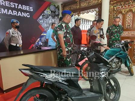 Kapolrestabes Semarang Kombes Pol Irwan Anwar didampingi Kapendam Letkol Inf Bambang Hermanto dalam konferensi pers perkembangan penanganan kasus tersebut di Mapolrestabes Semarang pada Jumat, (22/07)