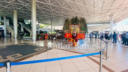 Penampilan Reog Ponorogo di Bandara Juanda (Dok Foto IST)