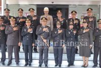  Kapolres Pasuruan AKBP Erick Frendriz, S.I.K., M.Si., bersama Wakil Bupati Pasuruan, Kasdim 0819 Pasuruan, Kajari Pasuruan, Personil TNI Kodim 0819, dan Seluruh personil Polres Pasuruan mengikuti Upacara Peringatan Hari Bhayangkara Ke-76 secara Virtual di Lapangan Sarja Arya Racana Polres Pasuruan, Selasa (05/07/2022) (Dok Foto IST)