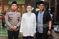 Kapolres Pasuruan AKBP Erick Frendriz, S.I.K., M.Si. didampingi Kasat Lantas Polres Pasuruan AKP Yudhi Anugrah Putra, S.I.K., M.H., melaksanakan Silaturahmi ke Tokoh Agama di Ponpes Sidogiri dan Ponpes Ngalah Purwosari, Kabupaten Pasuruan, Jum,at (08/07/2022)