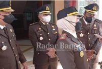 Kajari Lamongan, Dyah Ambarwati saat di wawancarai media usai menggelar upacara HBA. (Dok Foto IST)