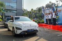 PT PLN (Persero) meningkatkan awareness masyarakat terhadap kendaraan listrik dengan mengadakan touring mobil listrik dari Jakarta hingga Bali (Dok Foto IST)