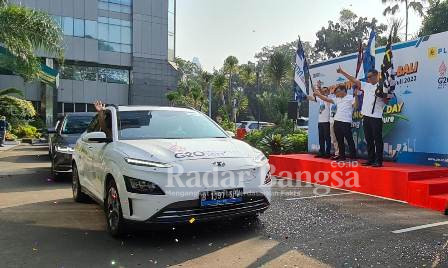 PT PLN (Persero) meningkatkan awareness masyarakat terhadap kendaraan listrik dengan mengadakan touring mobil listrik dari Jakarta hingga Bali (Dok Foto IST)