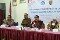  Kunjungan Kerja Pimpinan ke Daerah Terkait Implementasi Kurikulum Merdeka di SMP Negeri 5 Semarang bersama sekretaris Dirjen Pendidikan Vokasi Kemendikbudristek Dr Wartanto, Plt Kepala Dinas Pendidikan Kota Semarang Drs Kartika Hedi Aji, M.Si dan Plt. Kepala Balai Besar Penjaminan Mutu Pendidikan (BBPMP) Dr Nugraheni, Selasa (26/07). (Dok Foto IST)