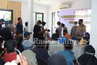 Kapolresta Sidoarjo Kombes Pol. Kusumo Wahyu Bintoro hadir di lokasi memantau jalannya vaksinasi dalam rangka HUT Polwan ke-74 (Dok Foto IST)