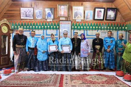 Pemerintah Kabupaten Takalar bersama Kepala Deputi Litbang BKKBN Prof. Drh. Muh Rizal Martua Damanik melaunching Dapur Sehat (Dashat) dan Pencanangan Kampung KB Dalam Pencegahan dan Penanganan Stunting, bertempat di Rumah Adat Balla Lompoa Galesong, Kecamatan Galesong Kabupaten Takalar, Selasa 26/7/2022 (IST)