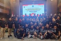 Sejumlah Ormas dan LSM saat mengikuti kegiatan sosialisasi pembinaan di Rays UMM Hotel Malang (IST)