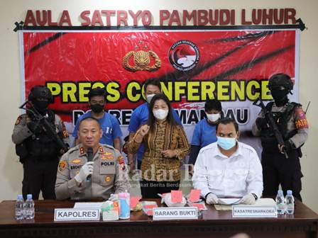 Kapolres Lamandau AKBP Bronto Budiyono, S.I.K. dalam Press Conference di aula Satryo Pambudi Luhur Satreskrim Polres Lamandau, Senin (15/8/2022)