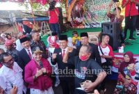 Kemeriahan Komunitas Pasar Sayur Magetan merayakan HUT Kemerdekaan RI ke-77