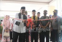  Bupati Pasaman H. Benny Utama saat meresmikan gedung DPRD (Dok Foto IST)