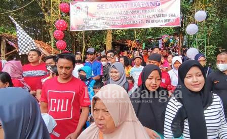 Warga Bendan Duwur yang mengikuti jalan sehat (IST/RadarBangsa)