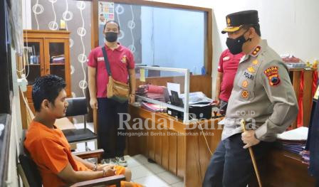 Kapolda Jateng Irjen Pol Ahmad Luthfi saat kunjungan ke polres Batang dan menemui guru yang diduga pelaku pencabulan ( IST/RadarBangsa)