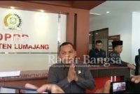 H. Anang Akhmad Syaifuddin Saat diwawancarai sejumlah awak media.