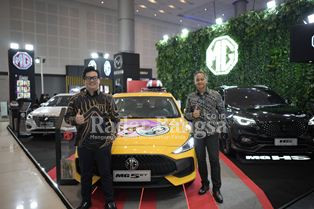 Morris Garages (MG) dalam pameran GIIAS Surabya